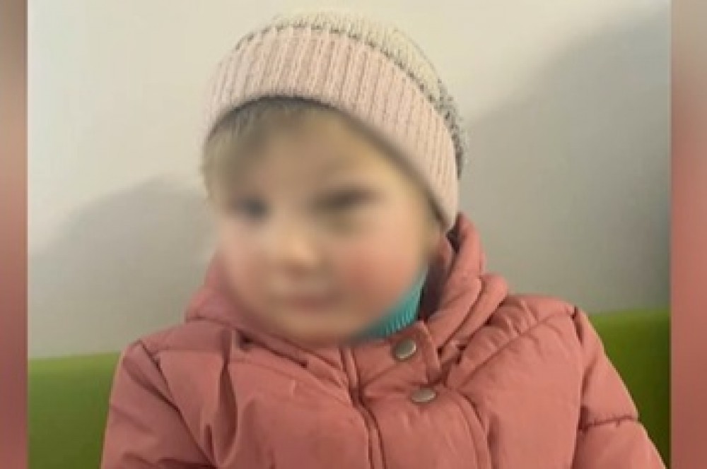 Oamenii legii caută mama unei fetițe de 3 ani din Ungheni. A născut-o acasă și nu are certificat de naștere